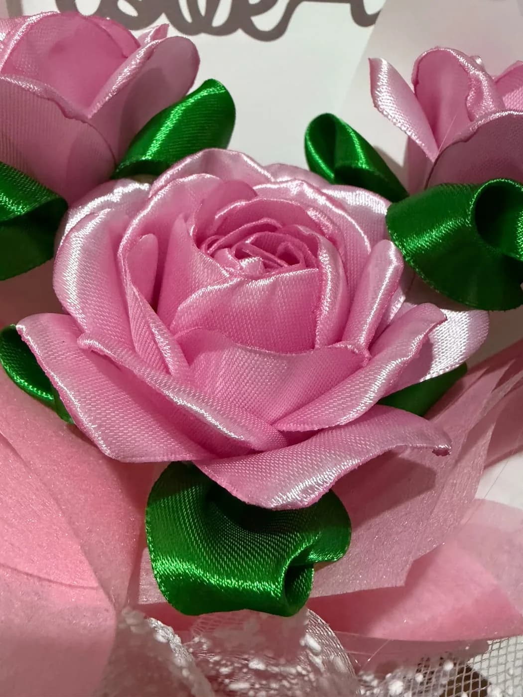 Rosa semirealista