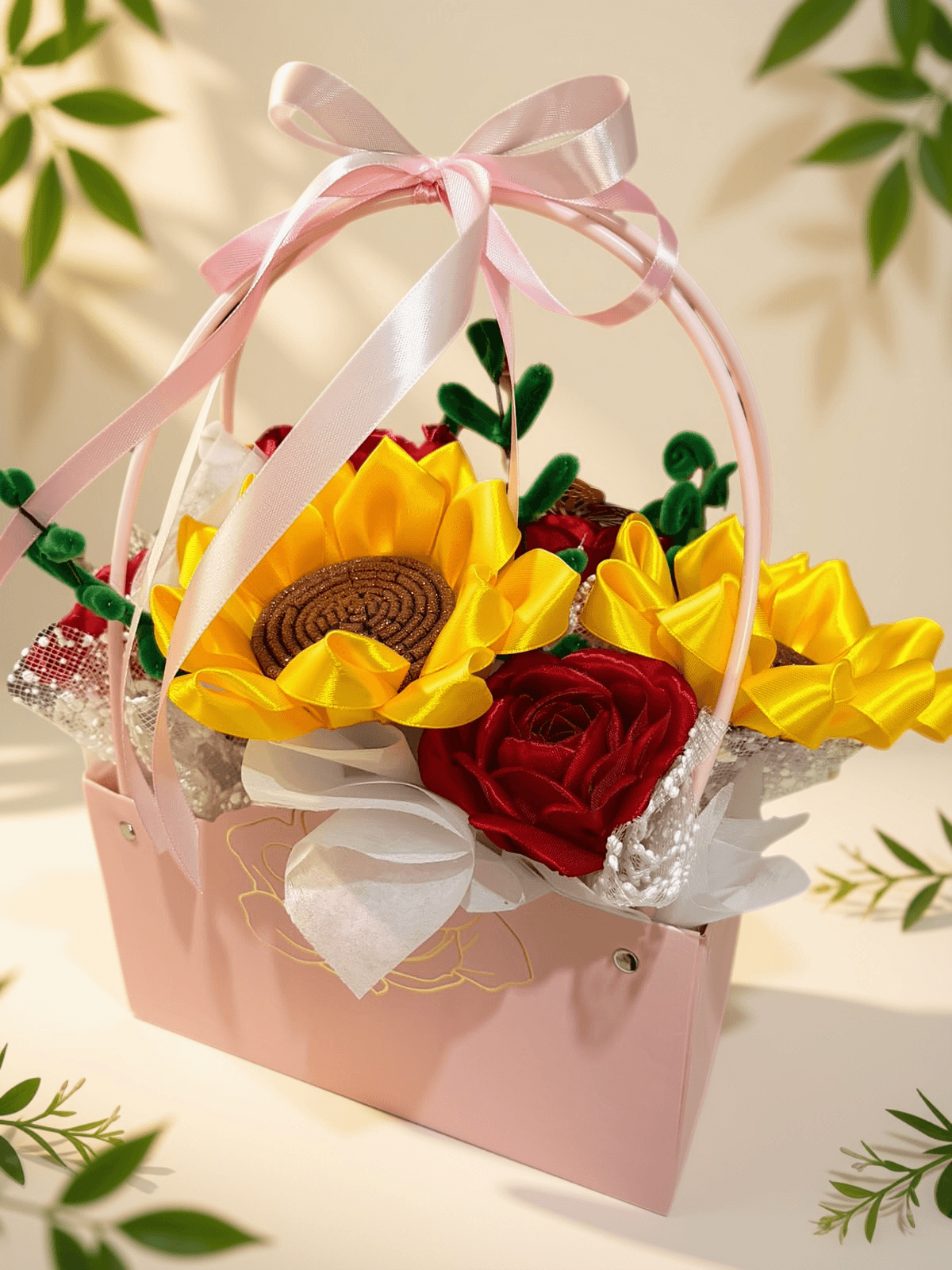 Cartera rosada con 3 girasoles y 4 rosas